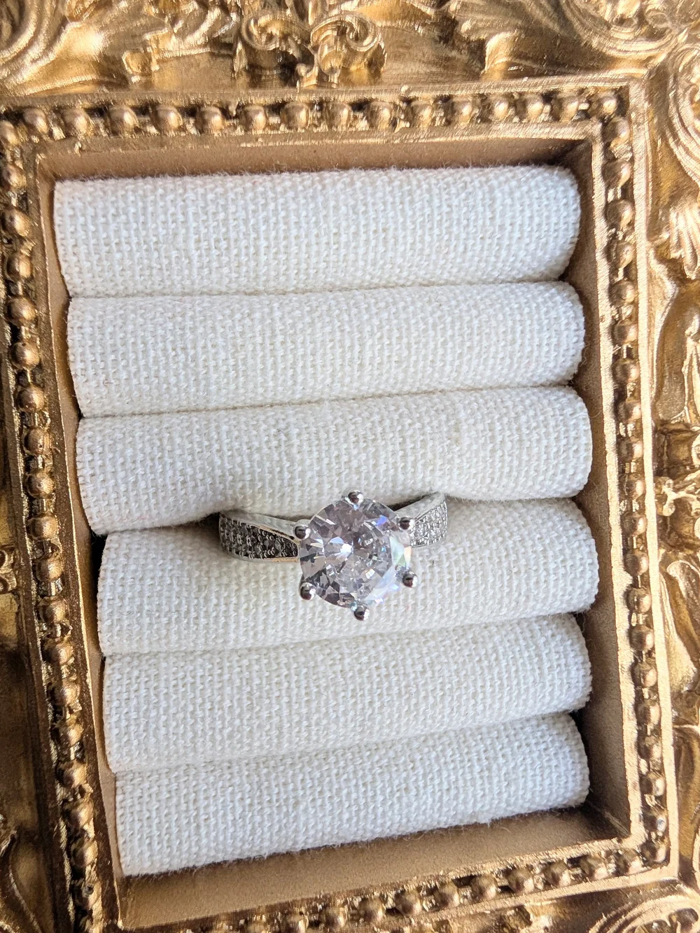 Beautiful Moissanite and Silver ring that sparkles Sz 6, 7, 6.75 💎⚜️💎